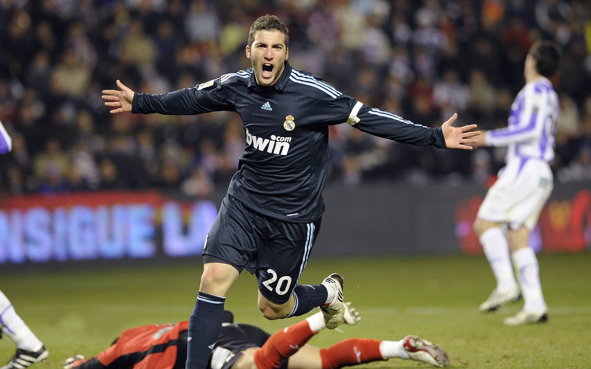 山东泰山主场气氛热烈，2021山东泰山主场在哪