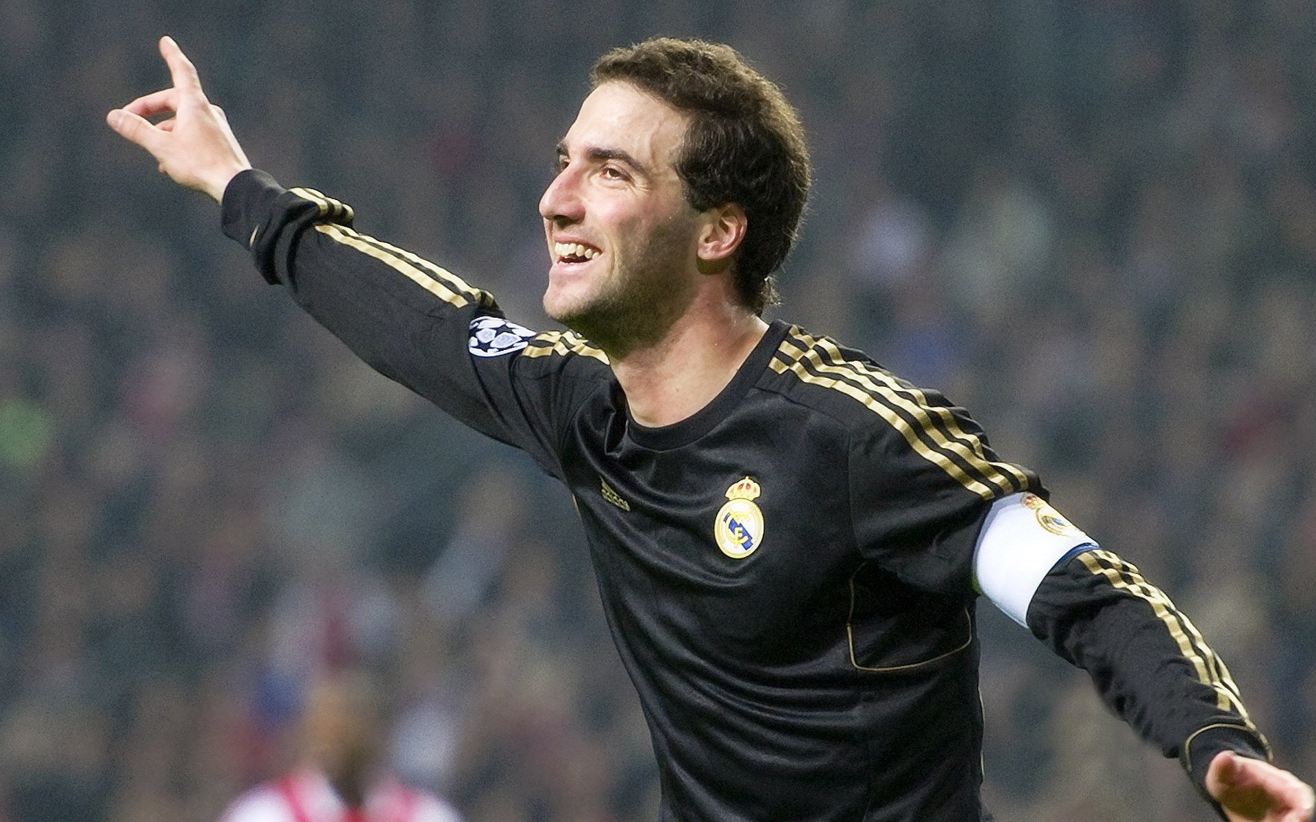 沈阳城市加油站门将神勇表现，帮助球队守住胜利，沈阳民营加油站